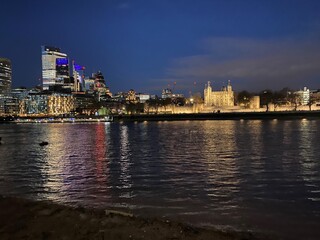 Fototapeta premium A view of the River Thames in London at night