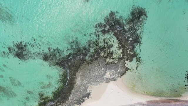 沖縄県　久米島 久米 奥武島 ミーフガー タチジャミ   アーラ浜 トクジム 岩 バーデハウス イーフビーチ 畳石 オーハ島 比屋定バンタ 自然 観光 綺麗