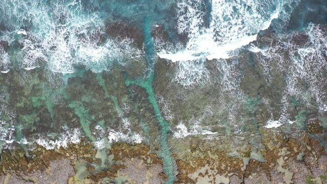沖縄県　久米島 久米 奥武島 ミーフガー タチジャミ   アーラ浜 トクジム 岩 バーデハウス イーフビーチ 畳石 オーハ島 比屋定バンタ 自然 観光 綺麗