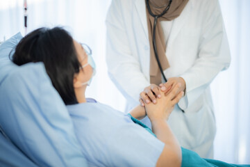 Obraz premium senior woman patient and young woman doctor, friendly doctor encouragement, empathy and support following a medical examination. Trust and medical ethics concept