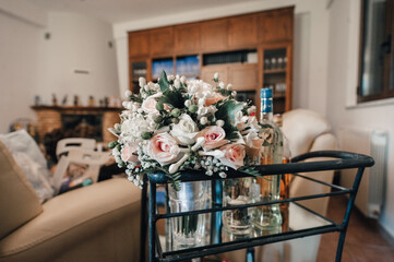 bouquet rosa e bianco  creativo