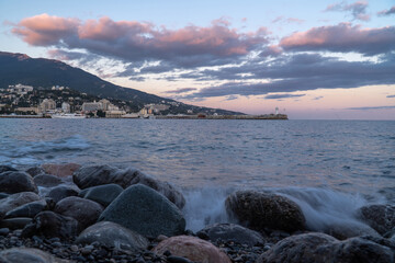 Obraz premium Evening view of the Yalta embankment