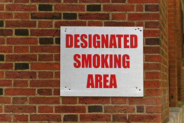 Fototapeta na wymiar Designated Smoking Area Sign