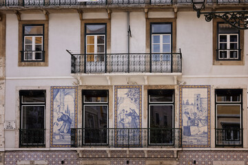 Obraz premium Calles de Lisboa en un día soleado