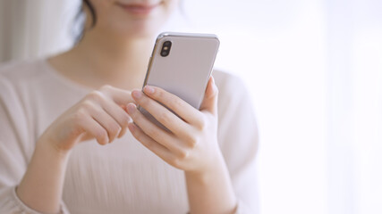 スマホ左手持ちのメリット
