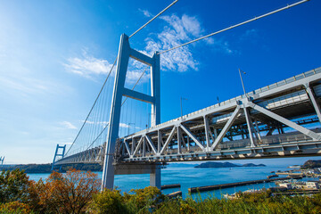 Fototapeta na wymiar 瀬戸大橋と瀬戸内海の風景