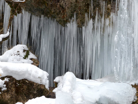 Schleierf&auml;lle Scheibum hiking in wintertime, Bavaria, Germany