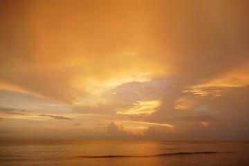 Fototapeta na wymiar amazing view of sunrise at sea and in the tropics.