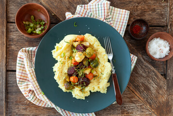 Geroestetes Gemuese mit Kartoffelbrei