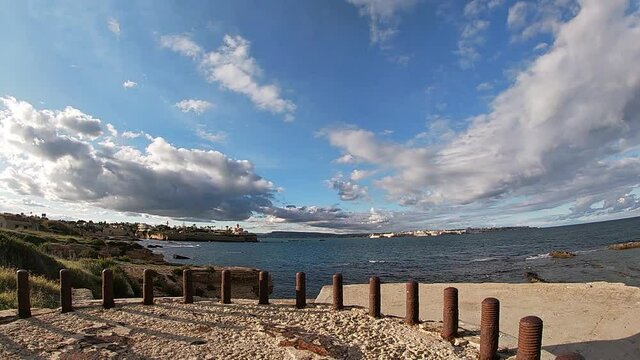 Immagini da una delle piu belle scogliere di Siracusa in una domenica di Dicembre