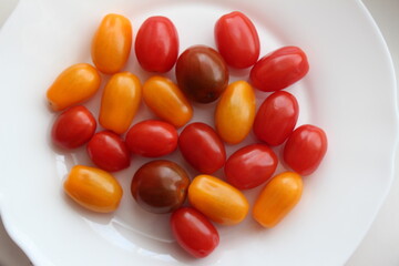 red and yellow cherry tomatos	