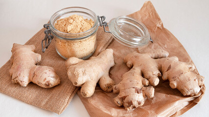 Ginger root and powder for cooking with spices