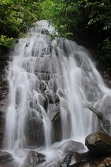 Obraz premium This photo ia a beautiful waterfall