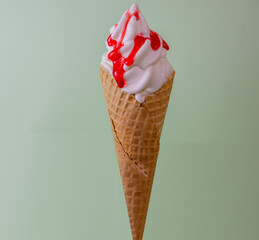 vanilla ice cream strawberry topping