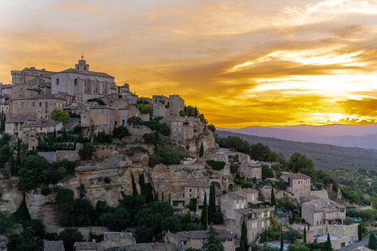 Goult in Provence, beautiful village perched on the mountain, sunrise
