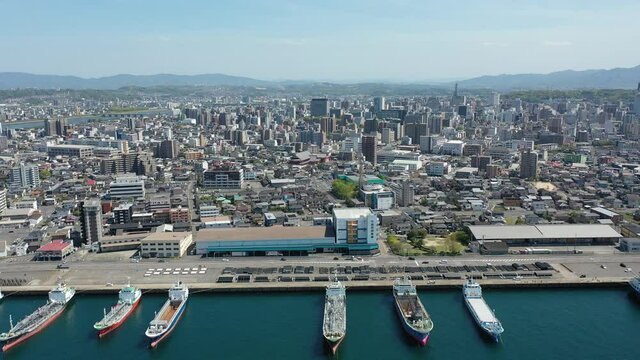 大分県 大分市 五号地 市街地 港 街 海 灯台 晴天 2020年4月撮影 ドローン 