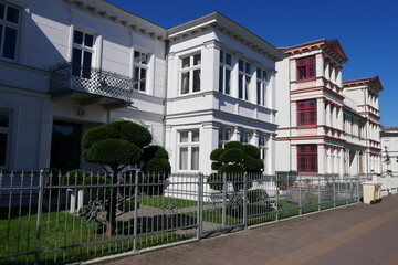 Historische Bäderarchitektur mit Kurhäusern und Gästehäusern im Ostseebad Heringsdorf auf der...