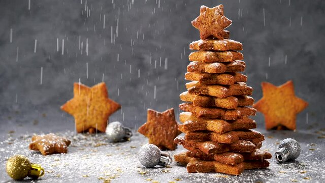 christmas cookies tree and pouring sugar