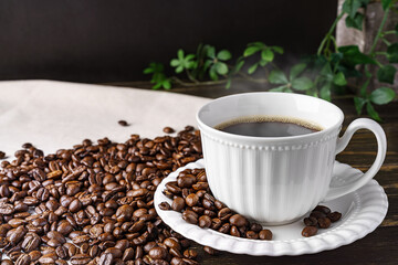 ホットコーヒーとコーヒー豆