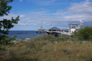 Fototapeta na wymiar Seebrücke im Ostseebad Heringsdorf auf der Insel Usedem an der Ostsee in Mecklenburg-Vorpommern