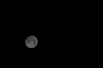 Moon in Night Sky © underworld