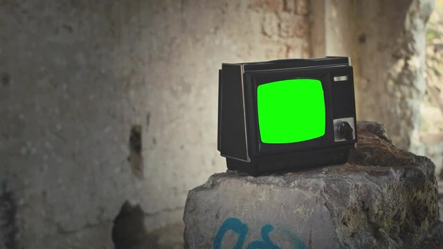 Old vintage tv with green screen 4k UHD