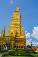 Fototapeta premium The beauty of Wat Bang Tong or Wat Mahathat Wachiramongkol, Krabi, Thailand