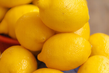 神々しいレモン