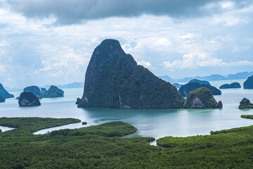
Samet Nang Shee on a rainy day, but no matter what the weather And the beauty remains