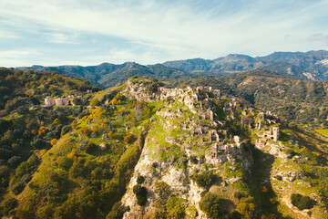 Fototapeta na wymiar Vista aerea rovine di Brancaleone antica. Calabria Italia.