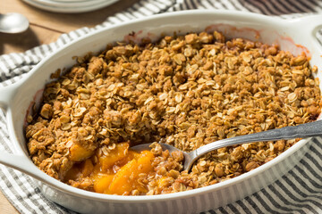 Sweet Homemade Peach Cobbler Crisp