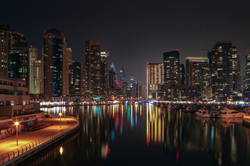 Fototapeta na wymiar Skyline Dubai Marina at night.
