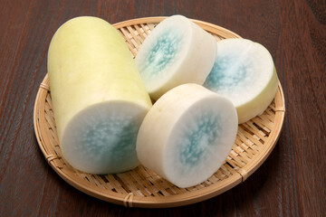 芯が青く変色した大根