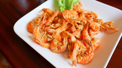 Deep fried crispy shrimp with salt.