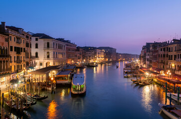 Night view of the grand canal from Rialto bridge