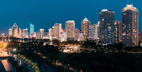 Obraz premium City night view of Bailuzhou Park, Xiamen, China