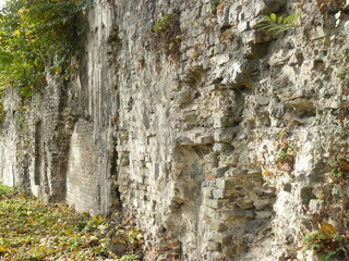Überreste der römischen Stadtmauer in Köln am Rhein