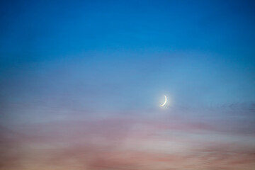 Crescent moon on dark sky © Ewald Fröch