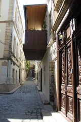 Fototapeta na wymiar Old street in the old town of Baku in Azerbaijan