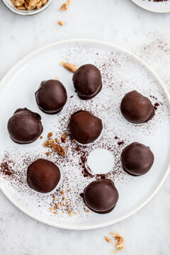 Healthy snicker balls