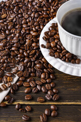 ホットコーヒーとコーヒー豆