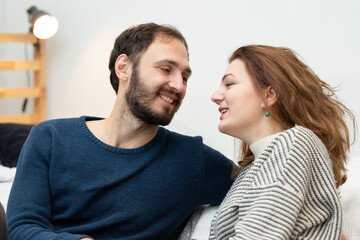 Obraz premium Couple in love man with woman happy together casual happy love people