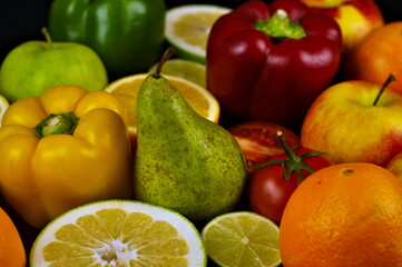 Obraz na płótnie Canvas A table full of fruits and vegetables