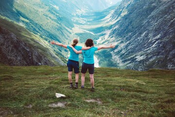 Naklejka premium Two travellers