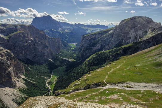 Vallunga (Long Valley) with Sassolungo and Sciliar mountain in the background, as seen from Refugio Puez, Province of Bolzano, Dolomites, South Tirol, Italy.