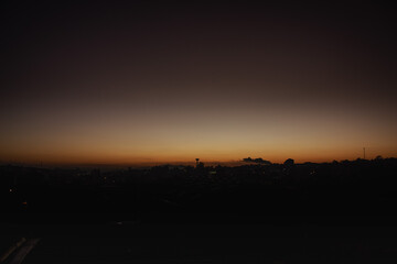 Nascer do sol no horizonte