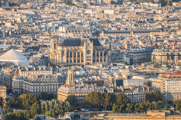 Fototapeta premium Aerial view of the center of Paris at sunset