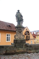 Fototapeta na wymiar Die Figuren der Karlsbrücke (Prag)