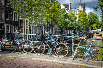 Fototapeta na wymiar bikes in Amsterdam