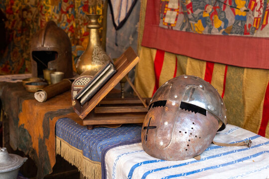 antica armatura, elmi da combattimento
